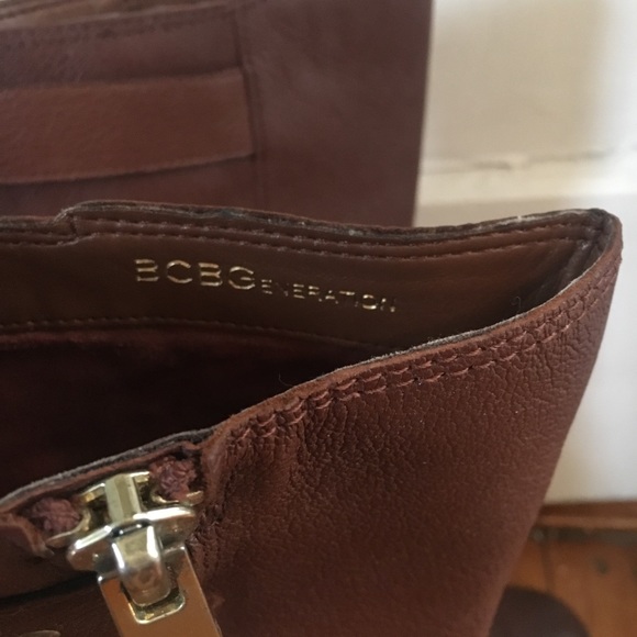 BCBG Brown leather boots with gold details - Picture 6 of 8